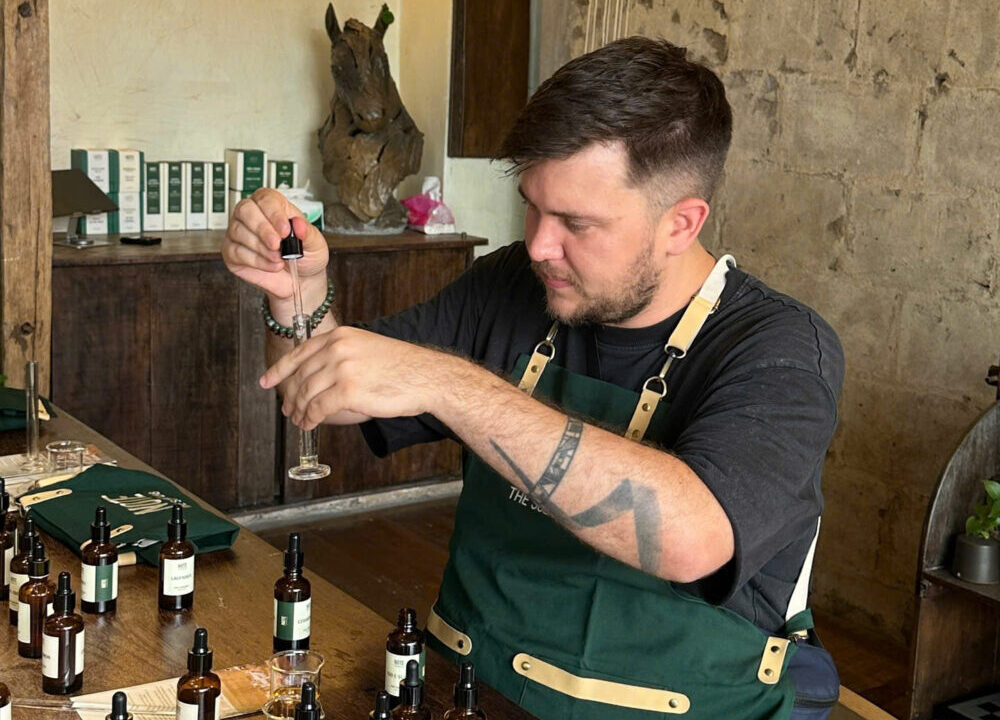 4f7c46424085c8db9194 Perfume Workshop by NOTE The Scent Lab Customer story behind the scent