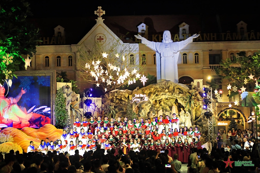 Tan Dinh Church christmas activities in ho chi minh christmas activities in ho chi minh city 2025 christmas atmosphere in saigon