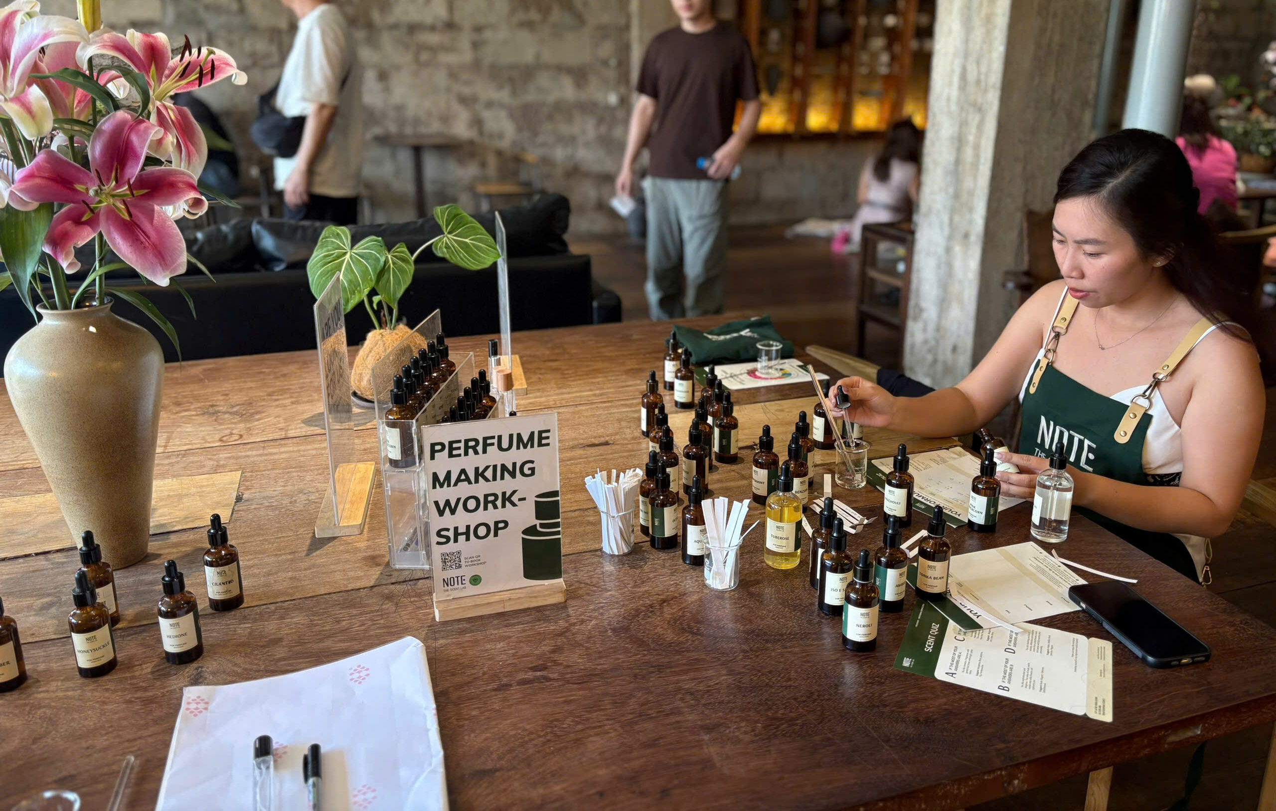 behind the scent note the scent lab perfume workshop for him