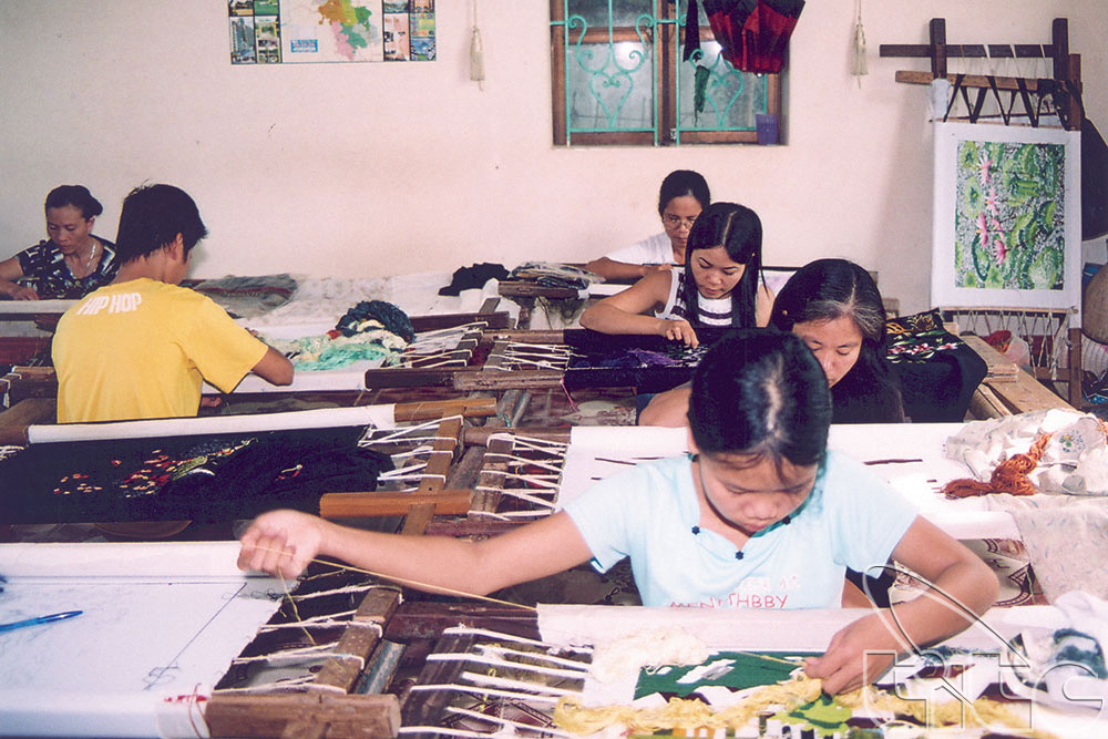 Embroidery Workshop in an Ancient House Unique experiences in Hanoi Traditional Vietnamese hand embroidery