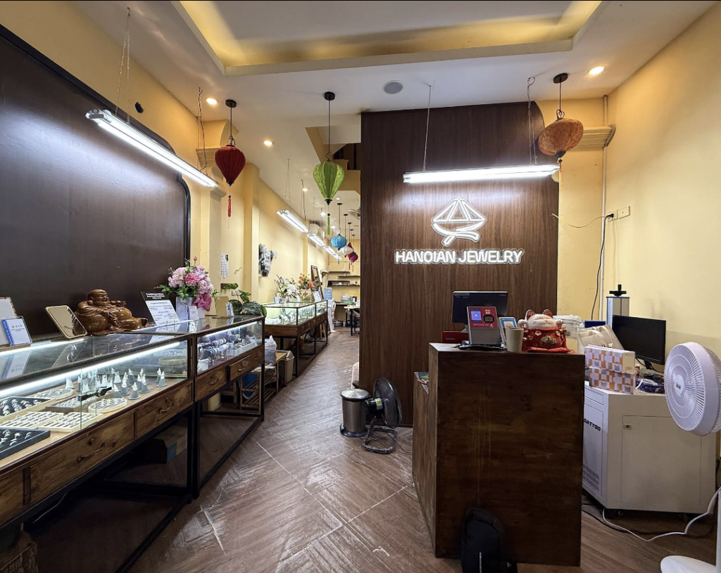 Gemstone silver clay ring workshop Silver making class Hanoi DIY jewelry workshop Vietnam craft workshops in Hanoi unique experiences in Hanoi