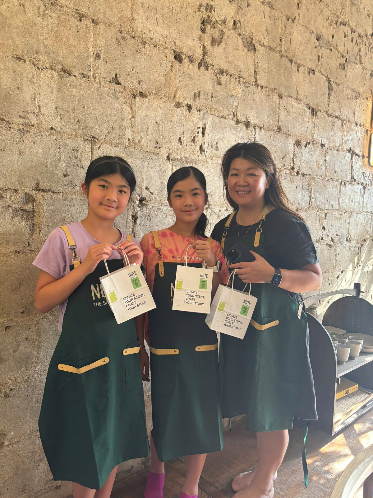 Creative wellness Vietnam NOTE Thao Dien workshop bottling