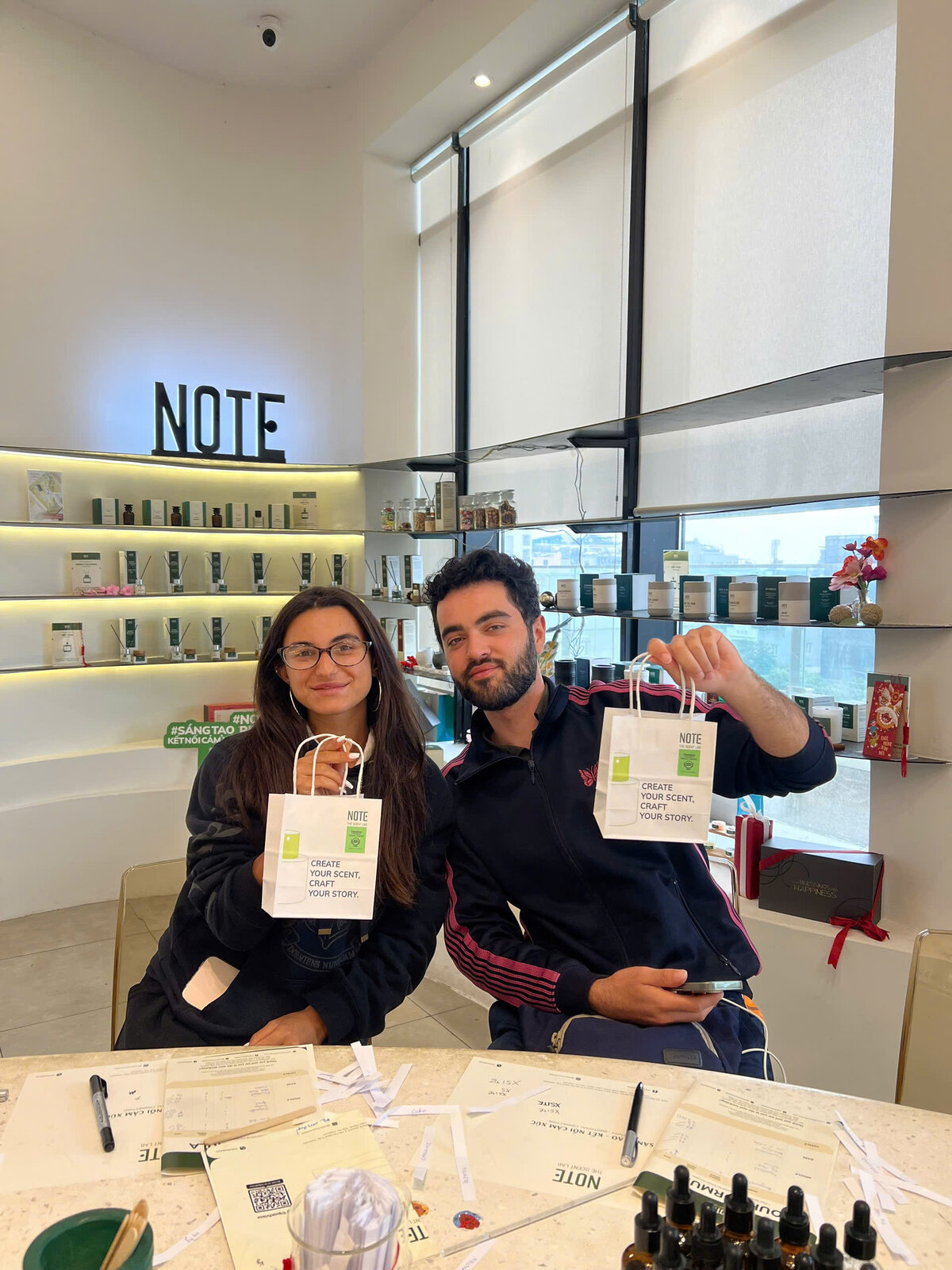 30+ ингредиентов NOTE — создание духов во Вьетнаме