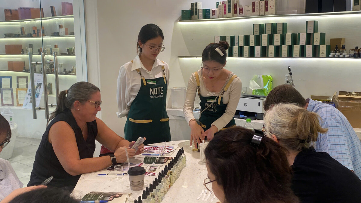 河内春节旅游 — Tet Hanoi tourists - Rainy day indoor perfume workshop Saigon - image 3