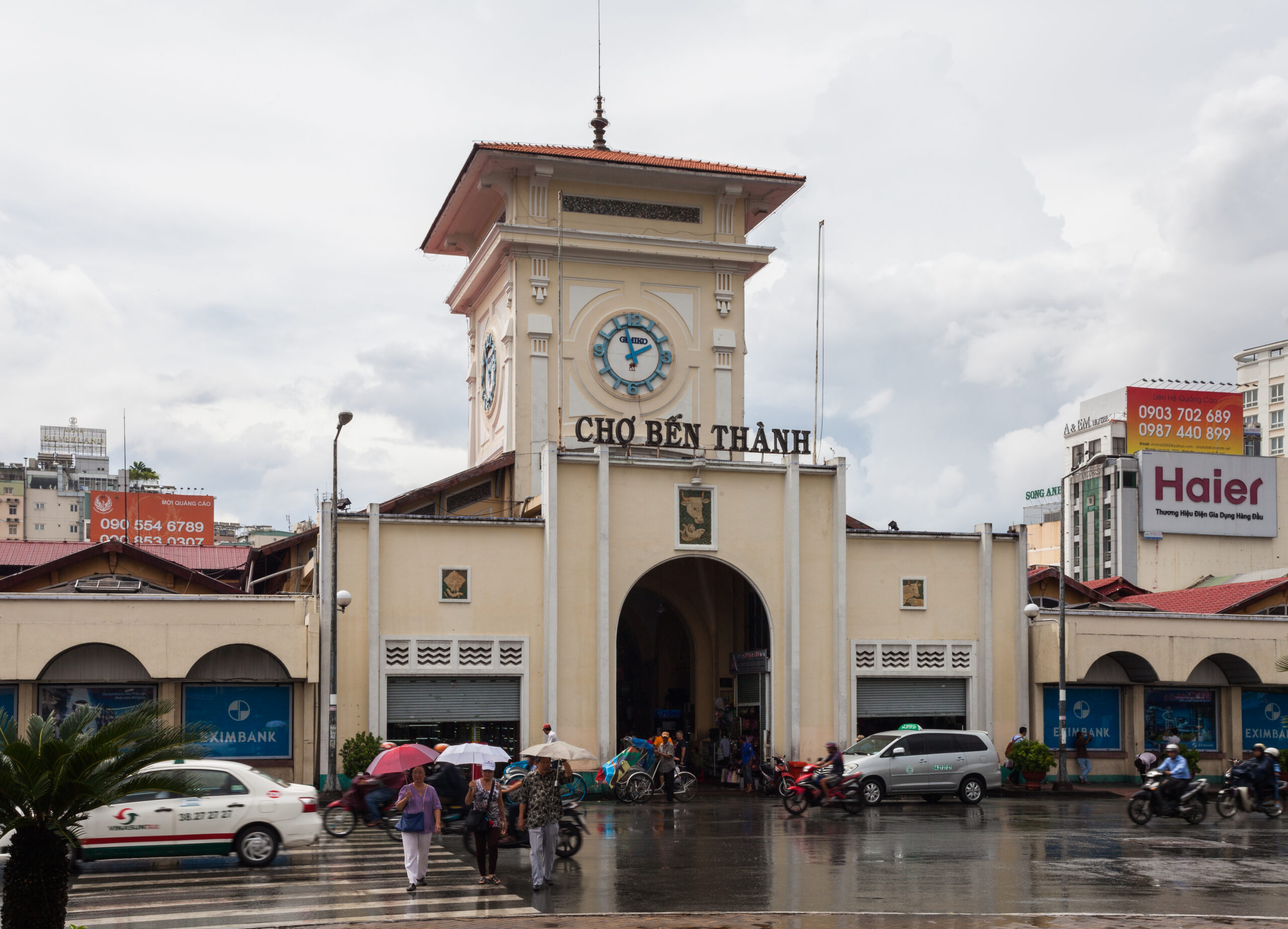 Ben Thanh Market entrance, Saigon's most famous top attraction in District 1