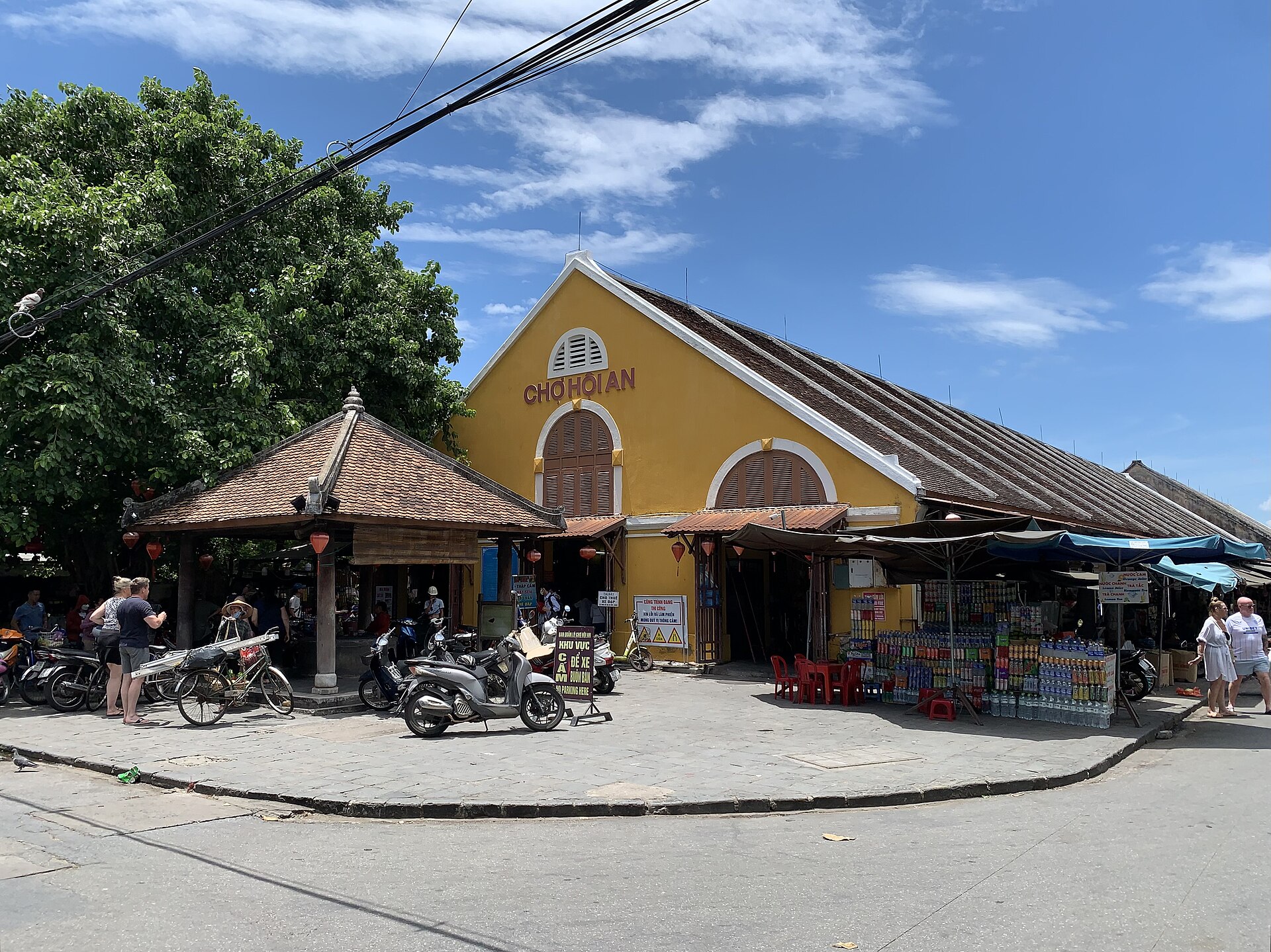 Hoi An Vietnam market  featured image for NOTE The Scent Lab destination guide  hoi an spice market